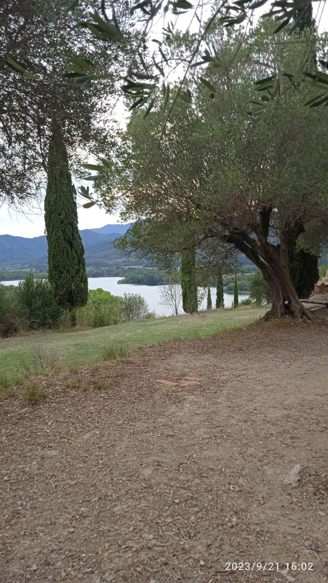 La Terraza Hotel Banyoles Bagian luar foto